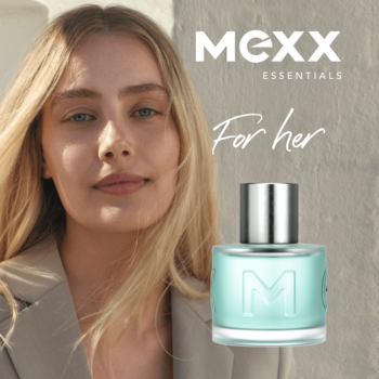 MEXX Ice Touch – niebieska woda toaletowa w szklanym flakonie, obok uśmiechniętej kobiety. Tekst 'For her'.