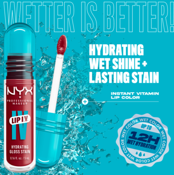 NYX Lip I.V. Hydrating Gloss Stain w czerwonoróżowej tubce z aplikatorem, napis HYDRATING WET SHINE na tle wody.