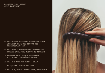 Szampon Heiki Heiki, widok od tyłu: dłoń szczotkuje długie, lśniące, jasne włosy dla objętości.