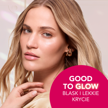 Blondynka o promiennej cerze z efektem glow, prezentuje kropelki rozświetlające Bourjois Good to Glow.