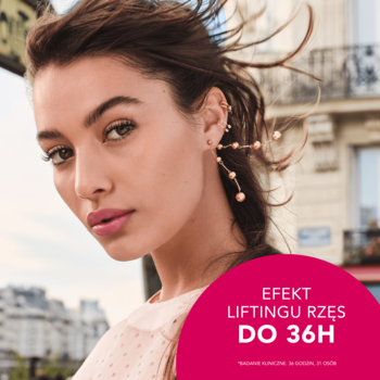 Modelka z wydłużonymi rzęsami i napisem 'EFEKT LIFTINGU RZĘS DO 36H' promująca tusz Bourjois Twist, Lift & Freeze.