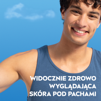 Uśmiechnięty mężczyzna NIVEA MEN w niebieskim tank topie z napisem 'zdrowo wyglądająca skóra pod pachami'.