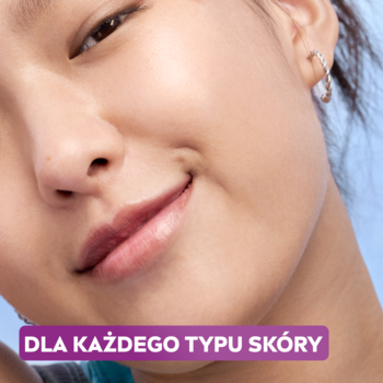 Zbliżenie twarzy młodej kobiety z efektem glow, promujące NIVEA LUMINOUS630 SKIN GLOW żel do mycia twarzy. Napis 'DLA KAŻDEGO TYPU SKÓRY'.