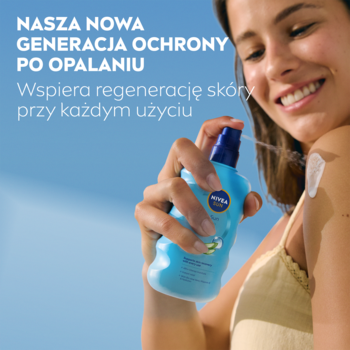 NIVEA SUN Nawilżający balsam po opalaniu w sprayu. Kobieta aplikuje z niebieskiej butelki, wspiera regenerację.