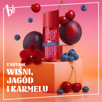 Mgiełka bb Pop my Cherry Forbidden Fruits z nutami wiśni, jagód i karmelu, otoczona świeżymi owocami na blokach.