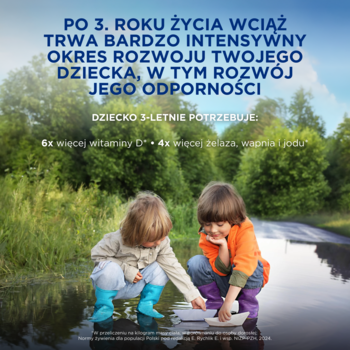 Dwoje dzieci w kaloszach bawi się w kałuży, las w tle. Tekst o rozwoju i odporności 3-latka. Bebilon dla dzieci.