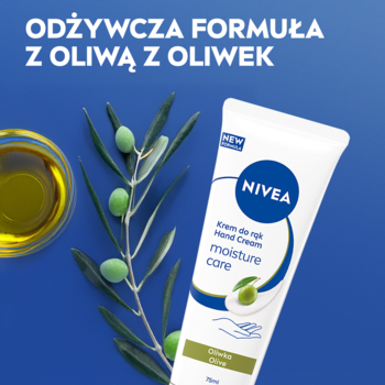 Krem do rąk NIVEA Moisture Care z oliwą z oliwek, biała tubka na tle gałązki oliwnej i miseczki z olejem, na niebieskim tle.