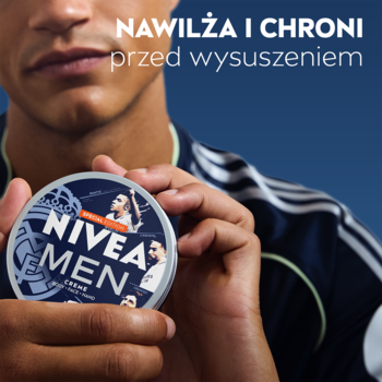 Nivea Men krem w srebrnej puszce, mężczyzna trzyma produkt nawilżający i chroniący przed wysuszeniem.