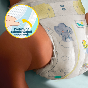 Pieluszka Pampers Premium Care na dziecku, wzór w słonie. Zbliżenie na podwójne osłonki nogawek, chroniące przed przeciekaniem.