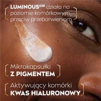 NIVEA LUMINOUS630 Przeciw Przebarwieniom. Zbliżenie kremu na ciemnej skórze, z widocznym tekstem o pigmentach i LUMINOUS630.