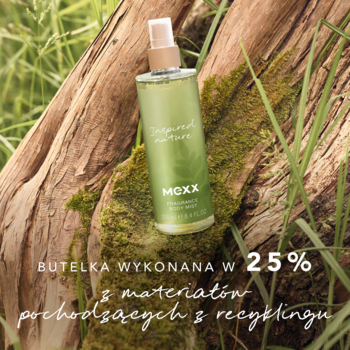 MEXX Inspired Nature mgiełka do ciała, zielona butelka na omszałym pniu. Tekst: 25% z recyklingu.