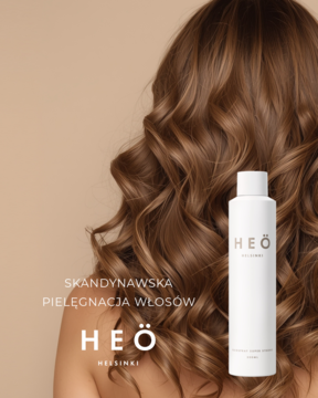 Lakier do włosów Heö Helsinki Hairspray Super Strong, biała butelka na tle kobiety z brązowymi włosami.