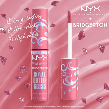NYX Bridgerton Royal Butter Gloss, różowy błyszczyk z aplikatorem, na teksturowanym tle. Widok otwartej i zamkniętej tubki.