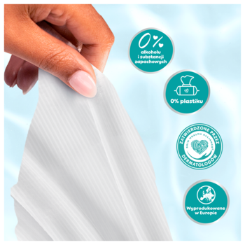 Ręka trzyma białą, miękką chusteczkę Pampers 99% Water dla niemowląt. Ikony: 0% plastiku, bez alkoholu i zapachów.