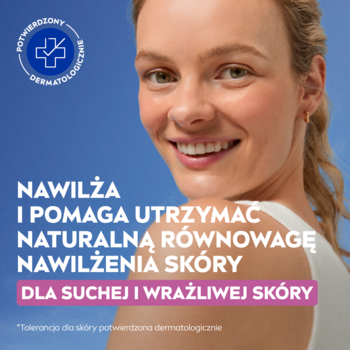 Uśmiechnięta kobieta z NIVEA żel-krem do twarzy: nawilża suchą i wrażliwą skórę.