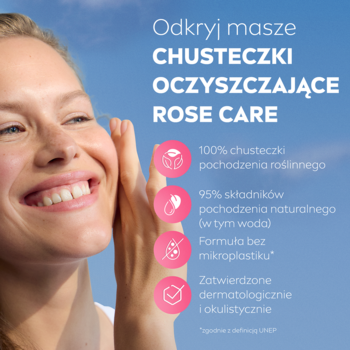 Uśmiechnięta kobieta obok CHUSTECZKI OCZYSZCZAJĄCE ROSE CARE. Opis: 100% roślinne, 95% naturalne, bez mikroplastiku.