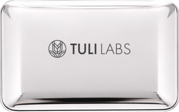 Srebrna, błyszcząca, prostokątna paleta kosmetyczna TULI LABS z logo, etui na Blush & Bronze Duo.