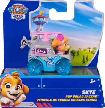 Paw Patrol Skye Pup Squad Racer, srebrny pojazd z figurką Skye, niebieskimi kołami i różowym śmigłem w blistrze.