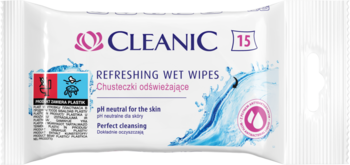 Białe opakowanie Cleanic Refreshing Wet Wipes, 15 sztuk. Fioletowe logo, niebieska fala, tekst 'pH neutral'.