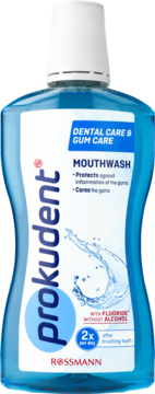 Prokudent Płyn do ust Dental Care & Gum Care w niebieskiej butelce, z przodu widać etykietę z napisem bez alkoholu.