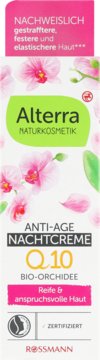 Opakowanie Alterra Anti-Age Nachtcreme Q10, białe z różowymi storczykami, zielone logo, widok z przodu.