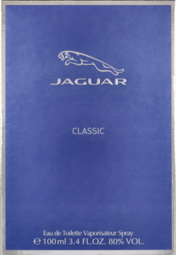 Granatowe, matowe pudełko Jaguar Classic Eau de Toilette 100ml, widok z przodu. Srebrne logo i napisy.