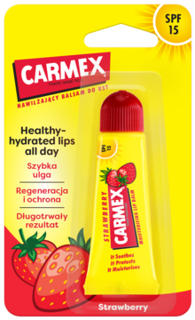 Nawilżający balsam do ust Carmex Strawberry SPF 15 w żółtej tubce, w blistrze, widok z przodu.