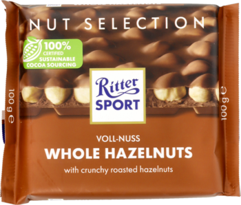 Kwadratowa czekolada Ritter Sport Nut Selection Whole Hazelnuts z orzechami laskowymi, widok z przodu.