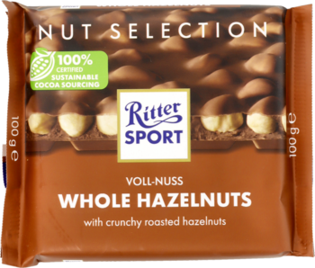 Kwadratowa czekolada Ritter Sport Nut Selection Whole Hazelnuts z orzechami laskowymi, widok z przodu.