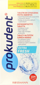 Białe opakowanie Prokudent Extra Fresh 104 tabletek Rossmann, do czyszczenia protez, widok z przodu.