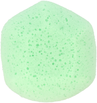 Jasnozielona, porowata gąbka do kąpieli o nieregularnym kształcie, widok z przodu. Idealna do delikatnego mycia ciała.