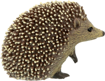 Brązowa plastikowa figurka jeża, widok z boku, realistyczne kolce imitujące igły, zabawka.