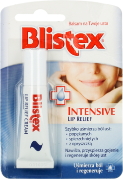 Blistex Intensive Lip Relief Cream w białej tubce, w blistrze, na tle uśmiechniętej kobiety. Widok z przodu.