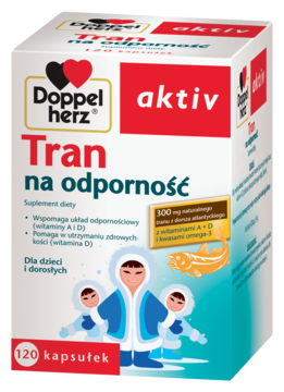 Opakowanie Doppelherz Tran na odporność, biało-czerwone z rysunkowymi postaciami i rybą, widok z przodu pod kątem.