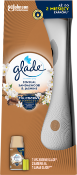 Glade Automatic Spray Sensual Sandalwood & Jasmine w brązowym opakowaniu z białym urządzeniem i wkładem.