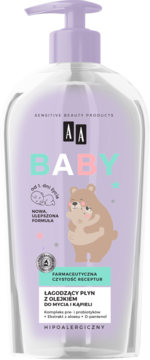AA Baby płyn do mycia i kąpieli, fioletowa butelka z pompką, widok z przodu, rysunek misia. Hipoalergiczny.