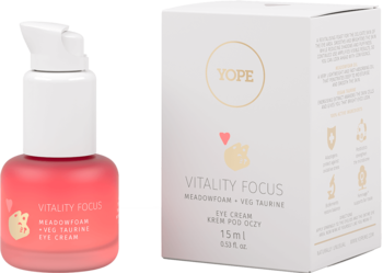 Krem pod oczy YOPE Vitality Focus 15ml w czerwonej butelce z pompką i białym opakowaniem, widok z boku.