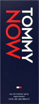 Granatowe pudełko męskiej wody toaletowej Tommy Now, biały napis Tommy, czerwony Now, widok frontalny.