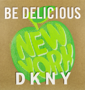 Logo DKNY Be Delicious: zielone jabłko z 'NEW YORK', 'DKNY' i 'BE DELICIOUS' na brązowym tle