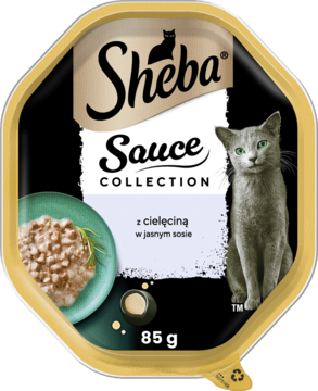 Mokra karma Sheba Sauce z cielęciną w jasnym sosie 85g. Widok z góry tacki z kotem na etykiecie.