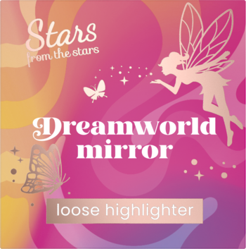 Grafika sypkiego rozświetlacza Dreamworld Mirror: złota wróżka i motyle na różowo-pomarańczowym tle, z napisami.