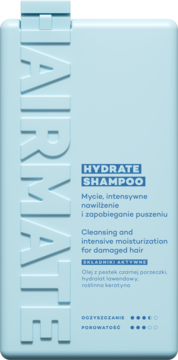 Szampon HAIRMATE HYDRATE, jasnoniebieska butelka z wytłoczonym logo. Nawilża włosy z tendencją do puszenia.