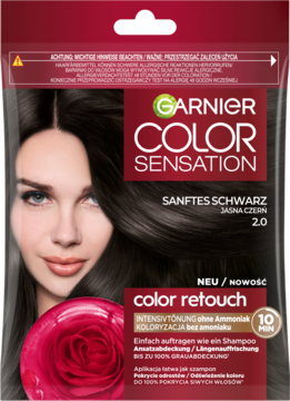 Garnier Color Sensation Color Retouch 2.0 Jasna Czerń, szampon koloryzujący w ciemnej saszetce z wizerunkiem kobiety.