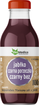 Sok Eko Medica jabłko, czarna porzeczka, czarny bez w szklanej butelce z pomarańczową nakrętką, widok z przodu.