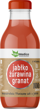 Szklana butelka soku Eka Medica: jabłko, żurawina, granat. Czerwono-pomarańczowy tłoczony sok, brązowa etykieta, widok z przodu.