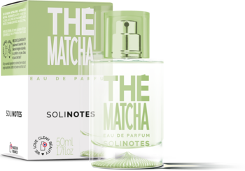 Butelka Solinotes Matcha Tea EDP 50ml z zielonym napisem i płynem, na tle jasnozielonego opakowania.