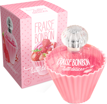 Woda toaletowa Tutti Delices Fraise Bonbon: różowa butelka w kształcie babeczki i pudełko z truskawkami.