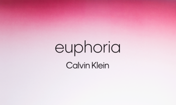 Graficzne logo perfum Calvin Klein Euphoria, z gradientowym różowym tłem, centralny napis.