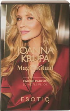 Joanna Krupa Magic Ritual woda perfumowana 50ml, front pudełka z portretem Joanny Krupy w czerwonej bluzce.