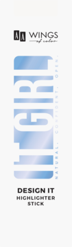 AA Wings of Color Design It Highlighter Stick, widok z przodu. Białe opakowanie z błękitnym tłem i napisem DESIGN IT GIRL.